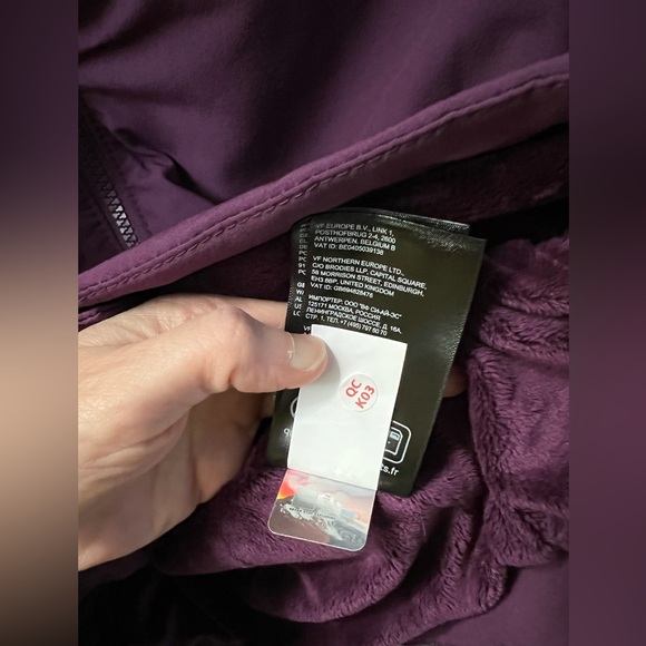 New North Face Shelbe Raschel Hoodie in Black Currant Purple Women’s Size Medium - Picture 10 of 11